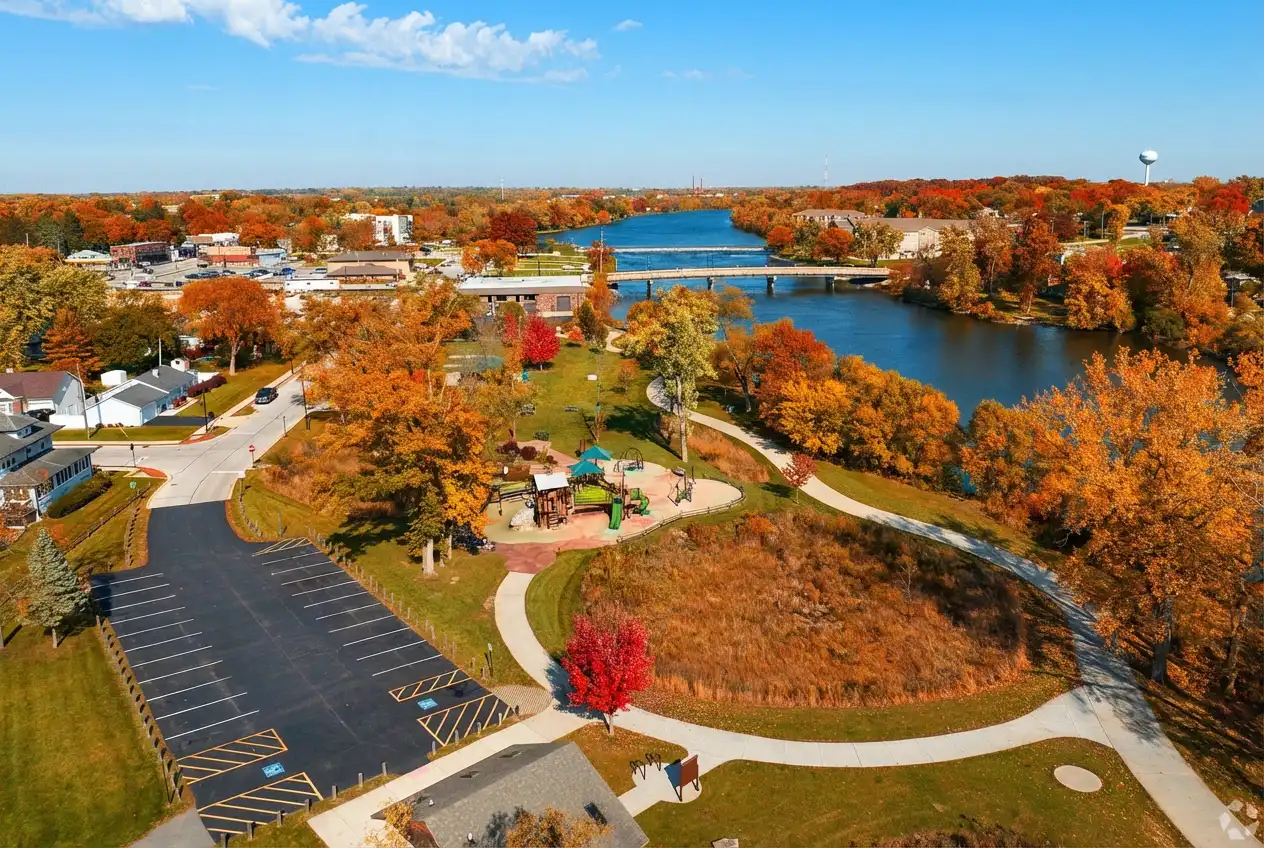 Queens Mobile Tires van in South Elgin